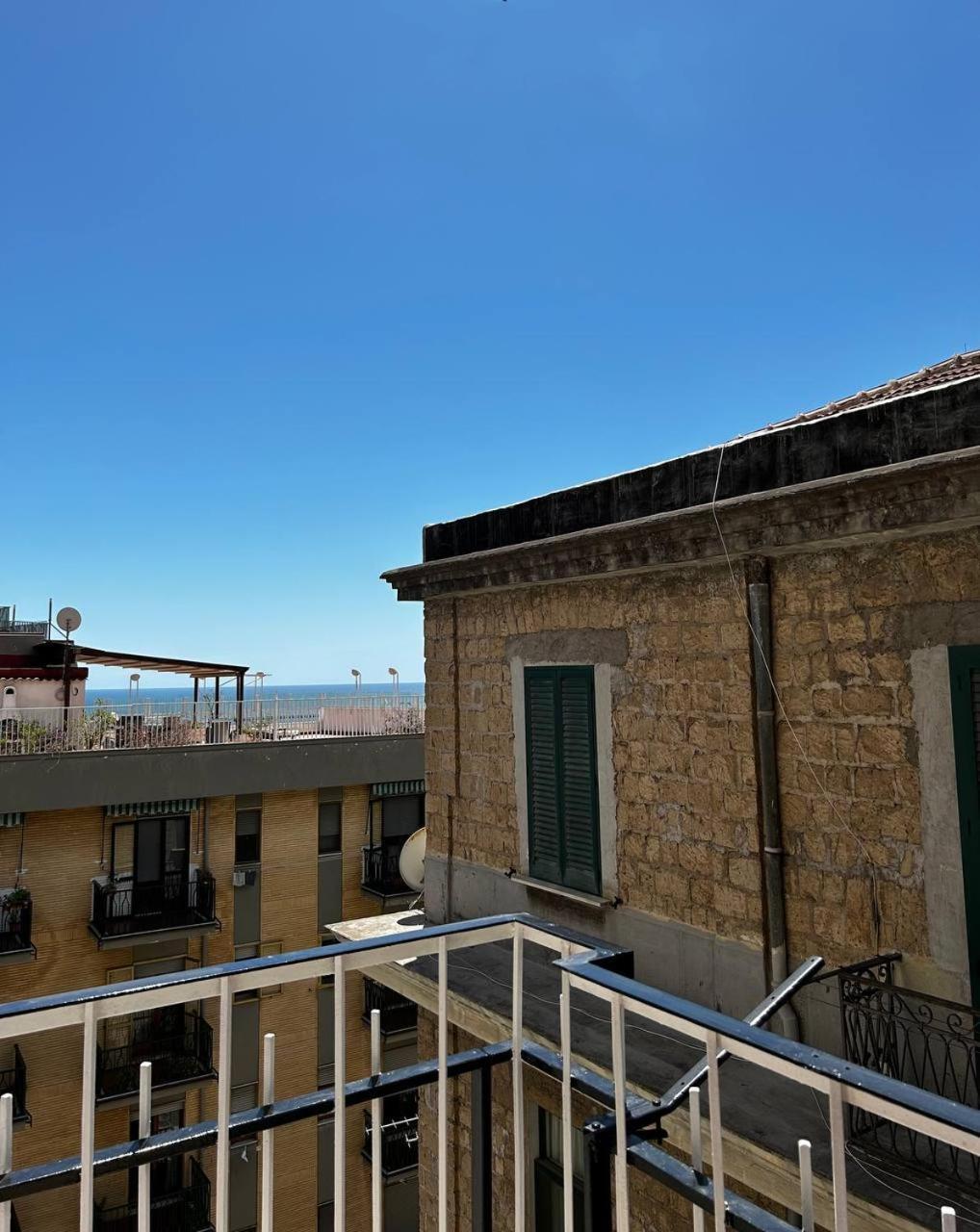 Ferienwohnung A Casa Di Roberta Salerno Exterior foto